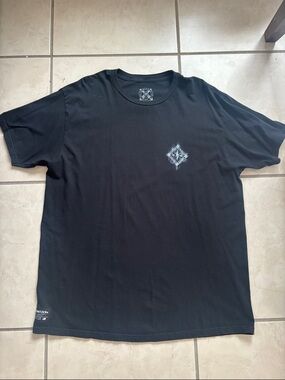 Men's Black Short-Sleeve Graphic Crewneck T-Shirt